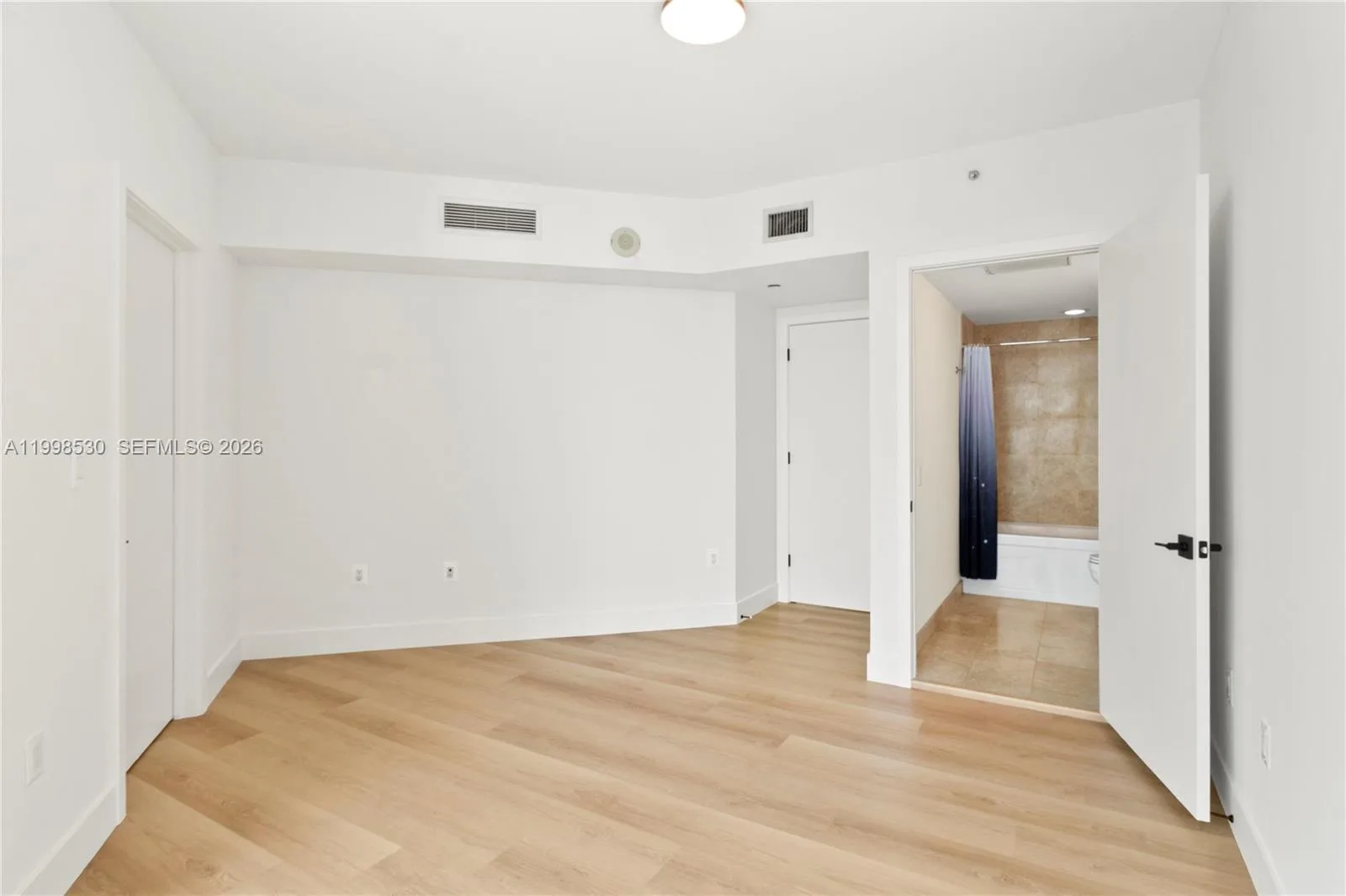 350 S Miami Ave # 3413, Miami, FL 33130 photo 13