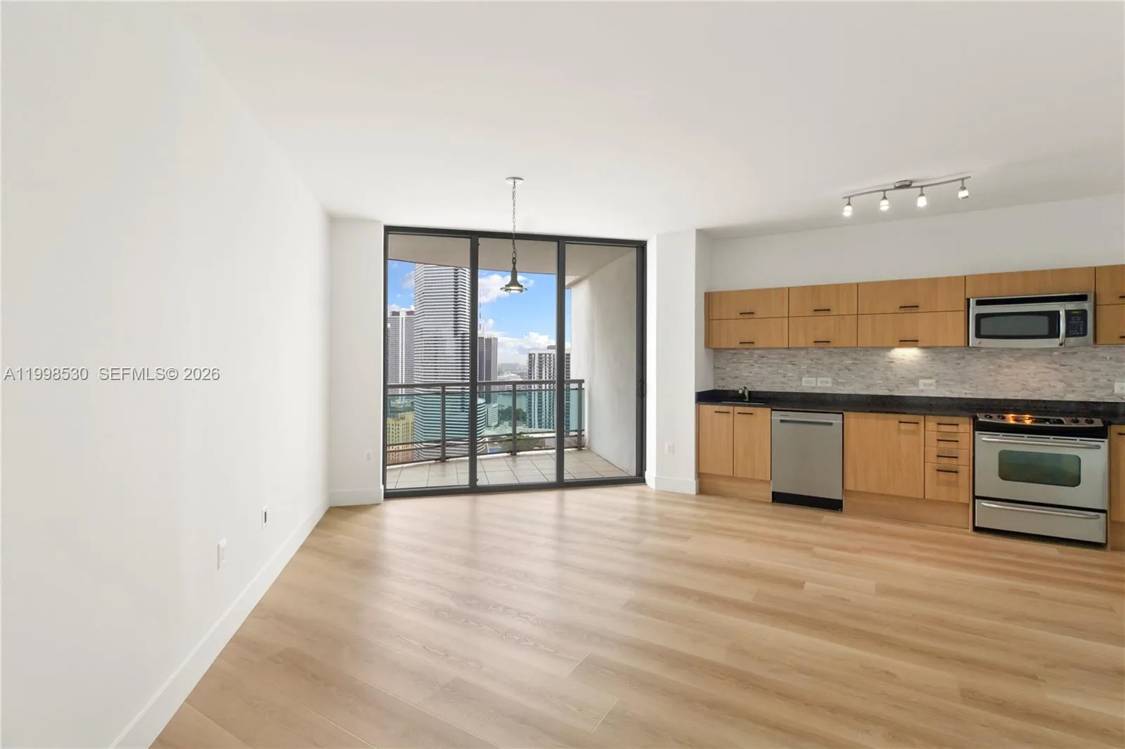 350 S Miami Ave # 3413, Miami, FL 33130 photo 2