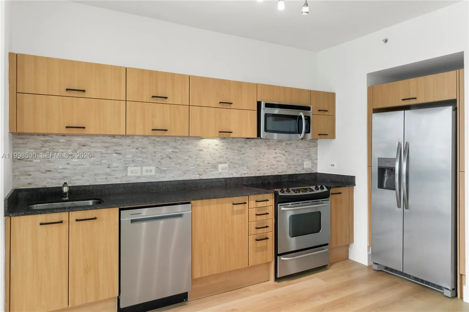 350 S Miami Ave # 3413, Miami, FL 33130 photo 8