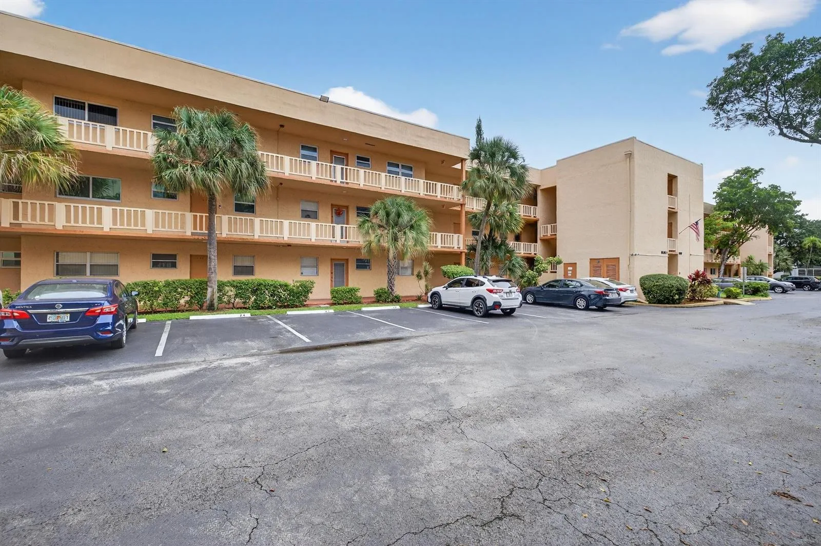 8400 LAGOS DE CAMPO Boulevard # 303, Tamarac, FL 33321