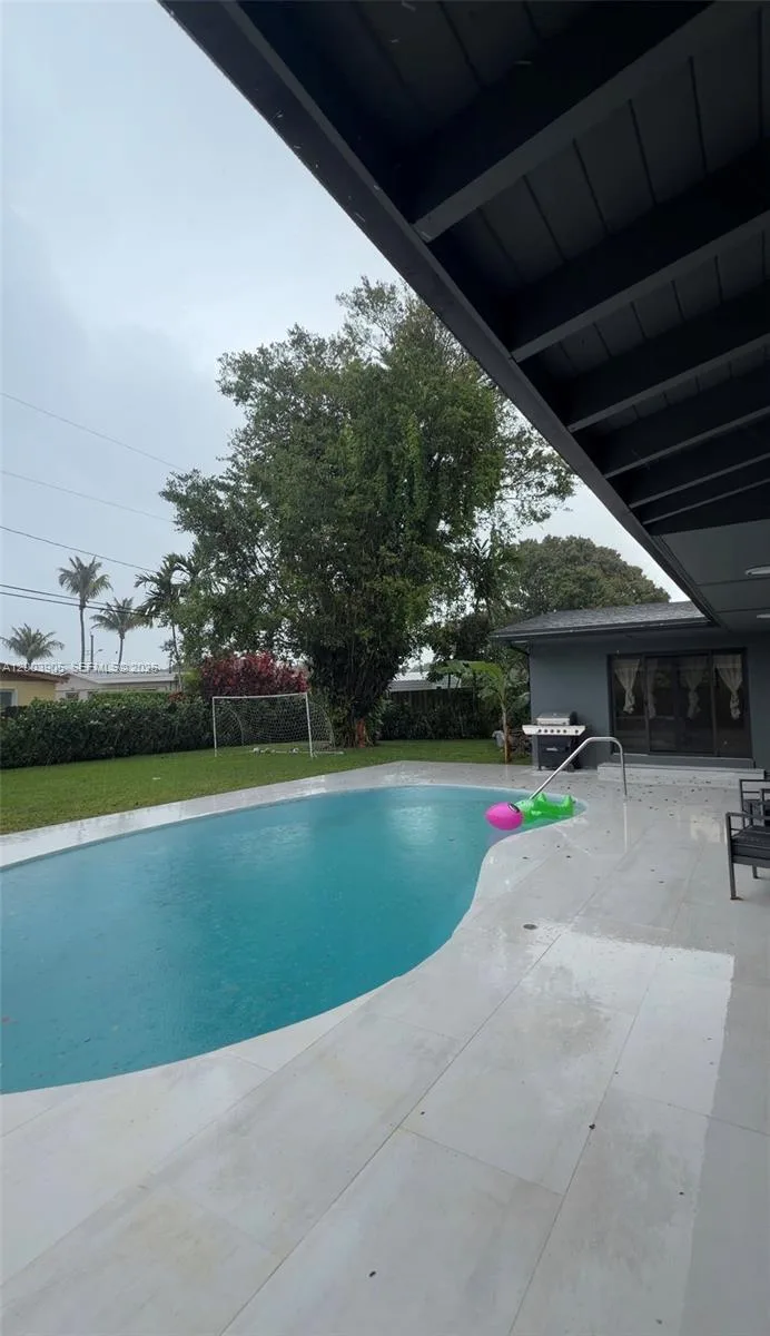 1951 NE 187th Dr, North Miami Beach, FL 33179 photo 5