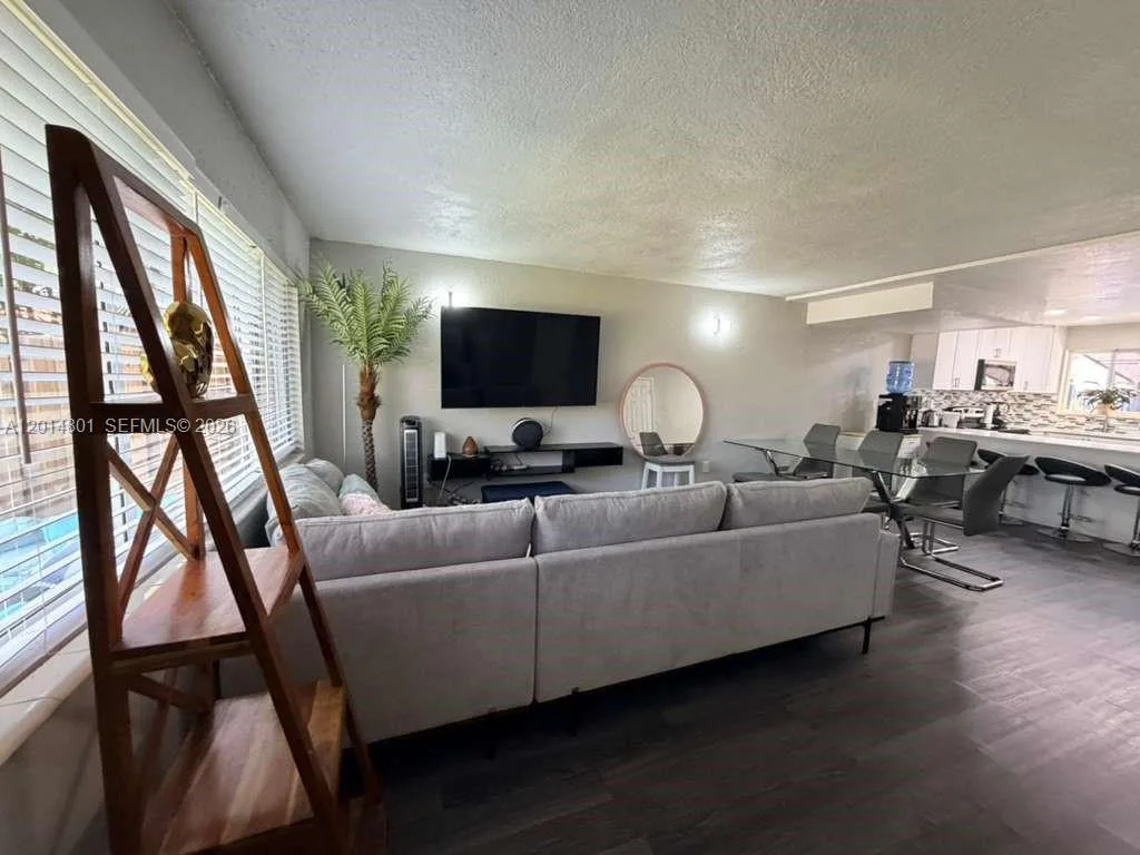 1500 NE 151st St # 104, Miami, FL 33162 photo 6