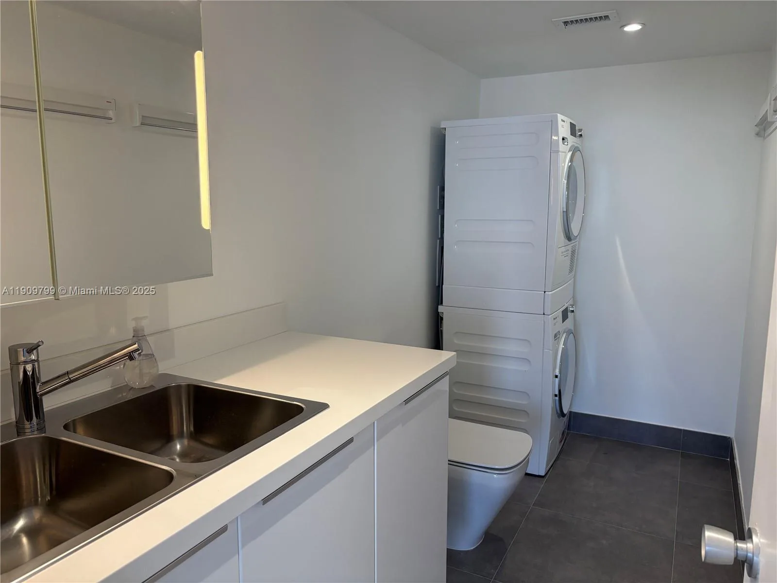 900 Bay Dr # 401, Miami Beach, FL 33141 photo 8