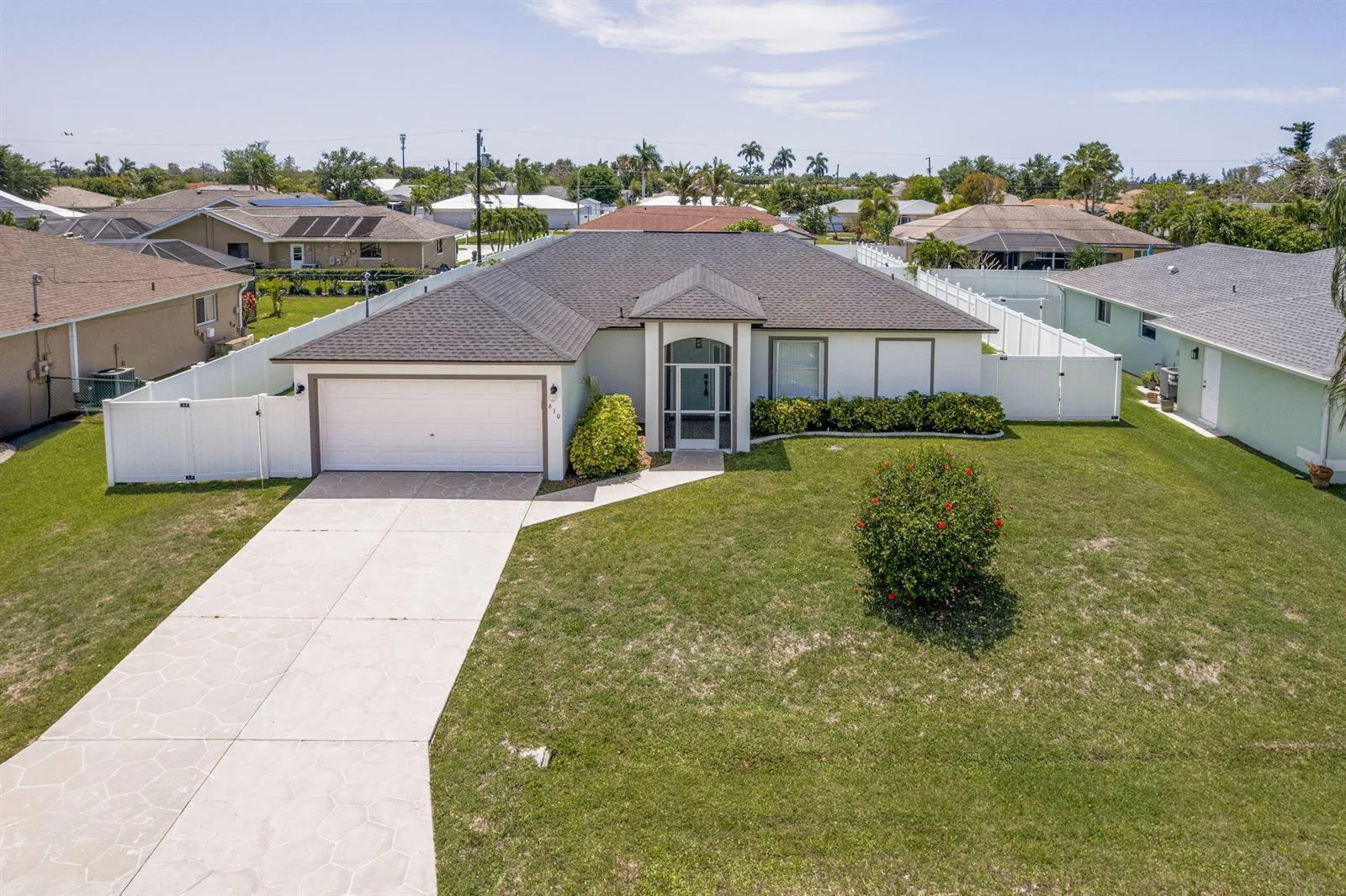 610 SE 21st Lane, Cape Coral, FL 33990