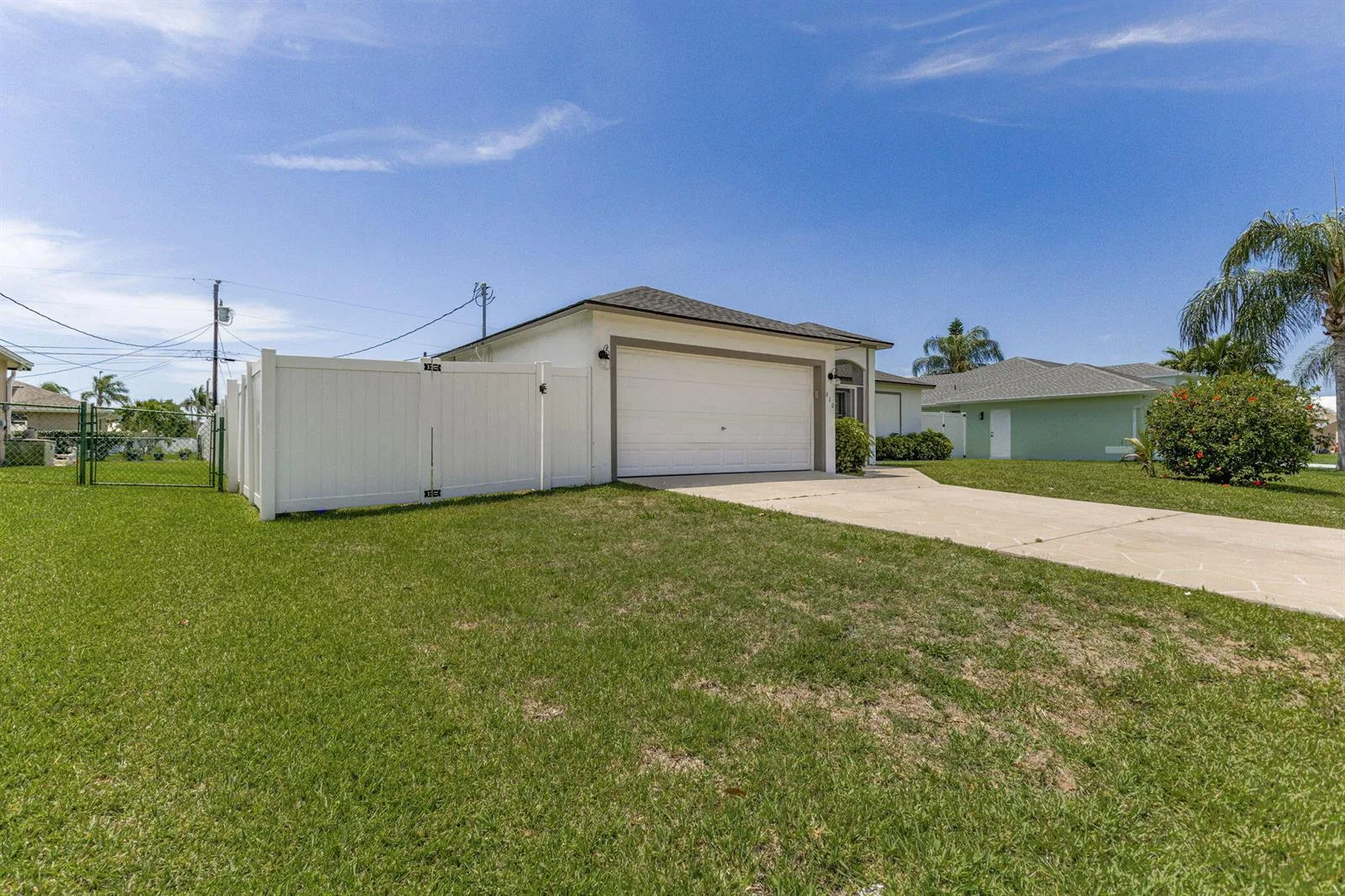 610 SE 21st Lane, Cape Coral, FL 33990 photo 9