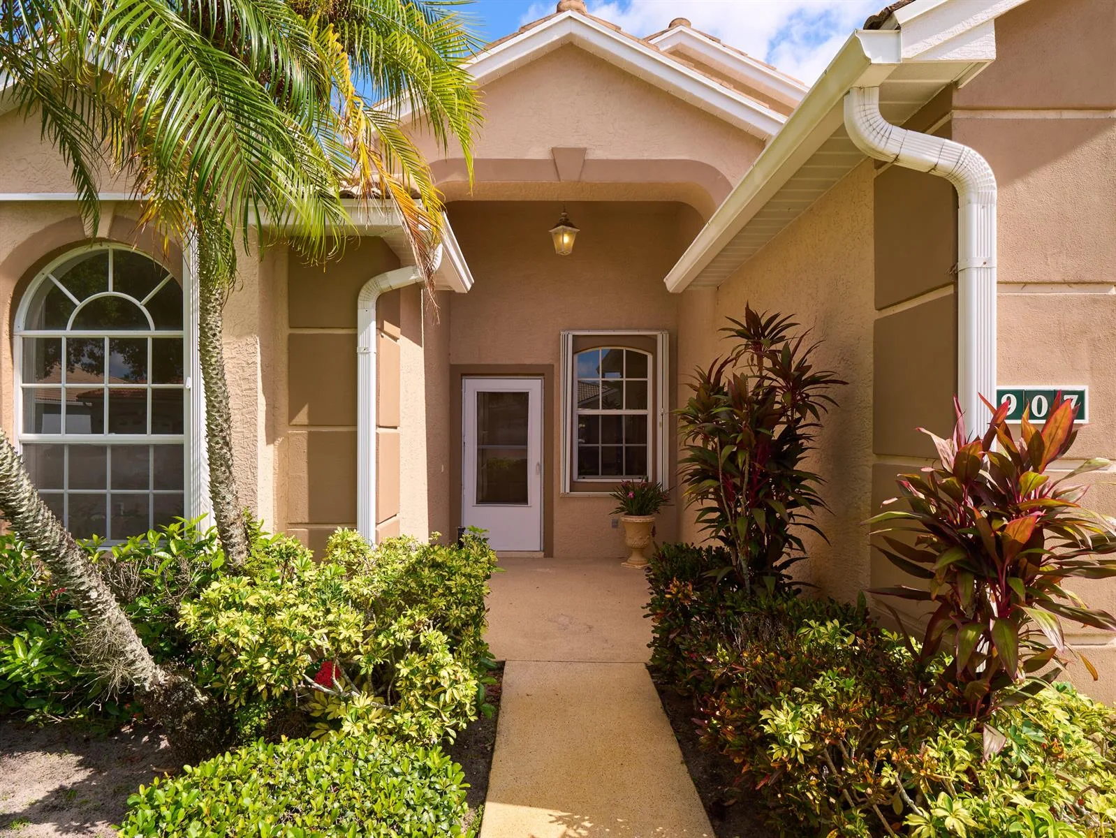 907 NW Sarria Court, Port St. Lucie, FL 34986 photo 3
