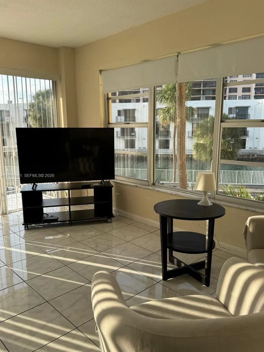 11111 Biscayne Blvd # 2H, Miami, FL 33181 photo 13
