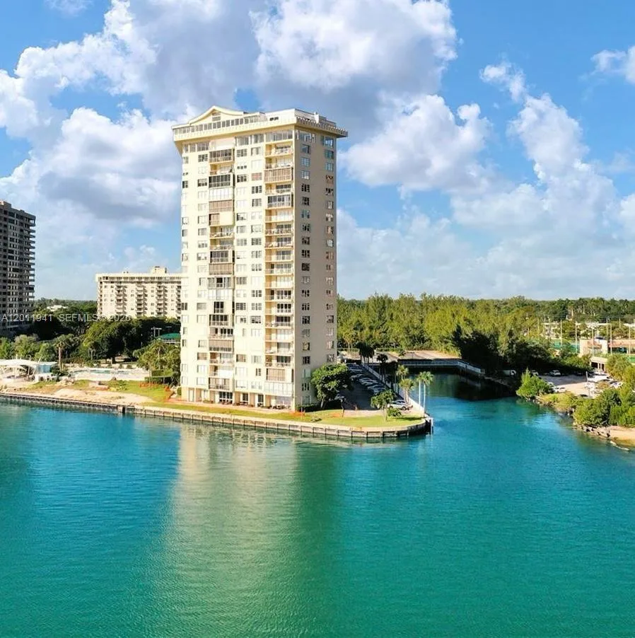 11111 Biscayne Blvd # 2H, Miami, FL 33181 photo 4