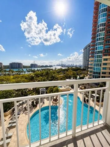 400 S Pointe Dr # 707, Miami Beach, FL 33139 photo 2