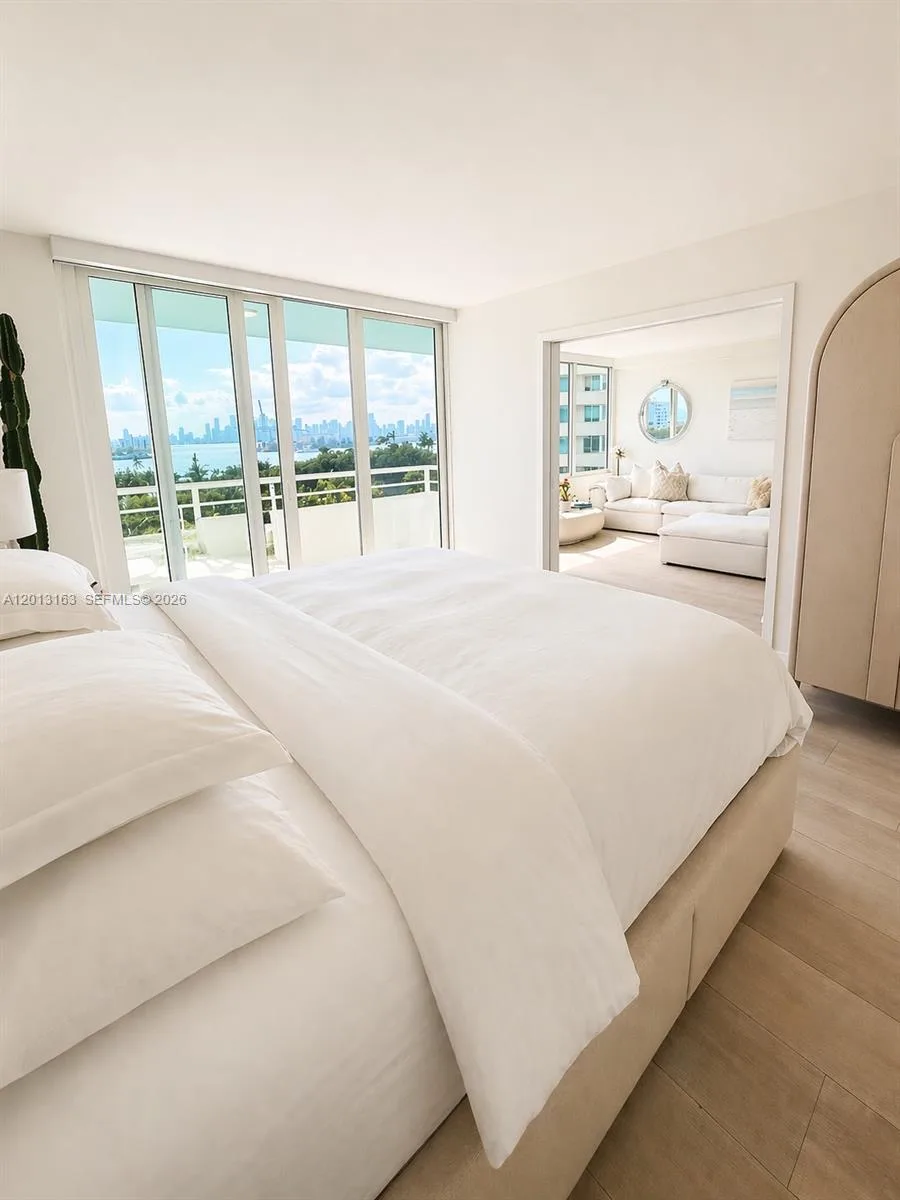 400 S Pointe Dr # 707, Miami Beach, FL 33139 photo 8