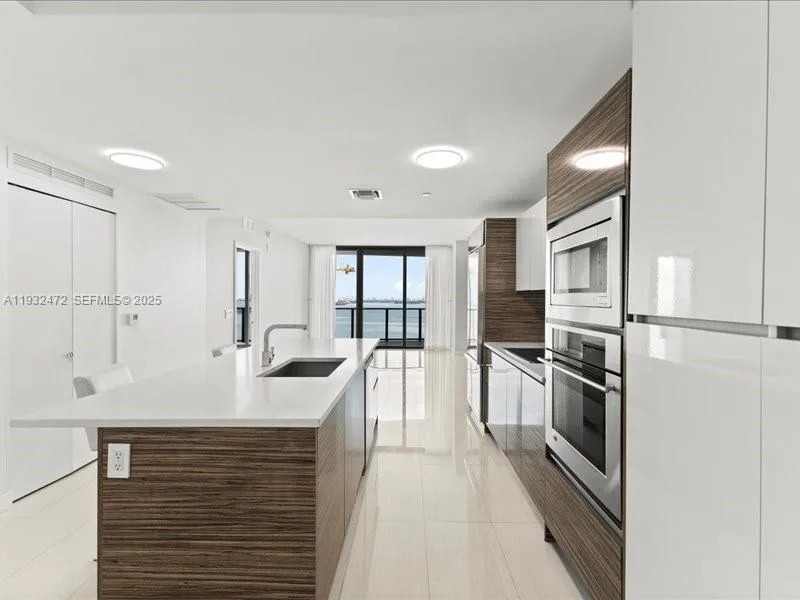 460 NE 28th St # 2203, Miami, FL 33137 photo 2