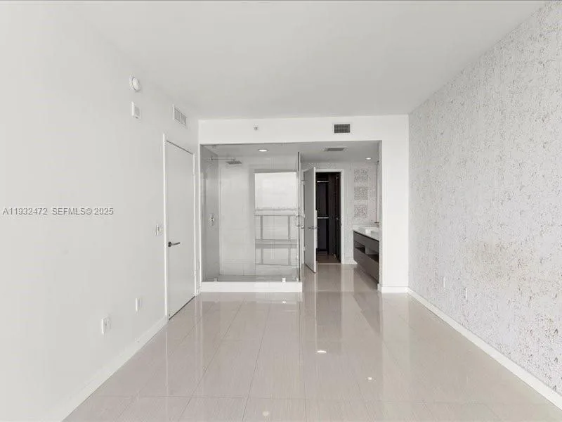 460 NE 28th St # 2203, Miami, FL 33137 photo 5
