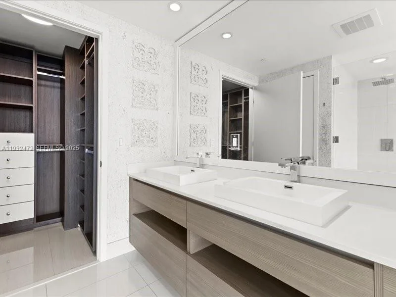 460 NE 28th St # 2203, Miami, FL 33137 photo 7