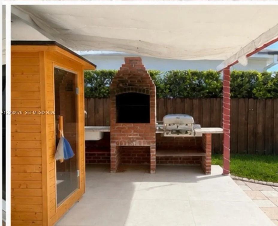 455 S Shore Dr, Miami Beach, FL 33141 photo 2
