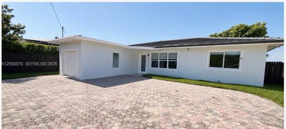 455 S Shore Dr, Miami Beach, FL 33141 photo 4
