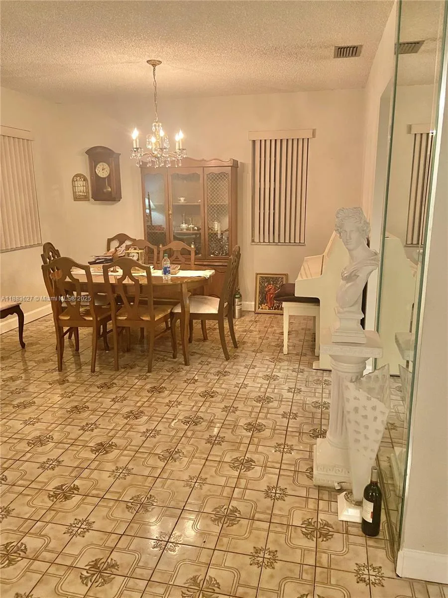 8947 SW 12th St, Miami, FL 33174 photo 3