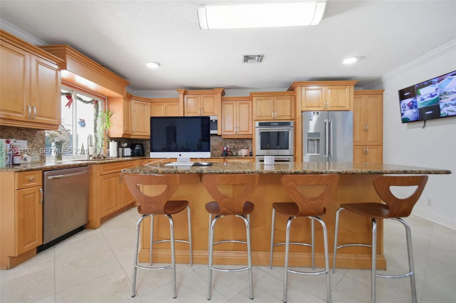 713 Diplomat Pkwy, Hallandale Beach, FL 33009 photo 10