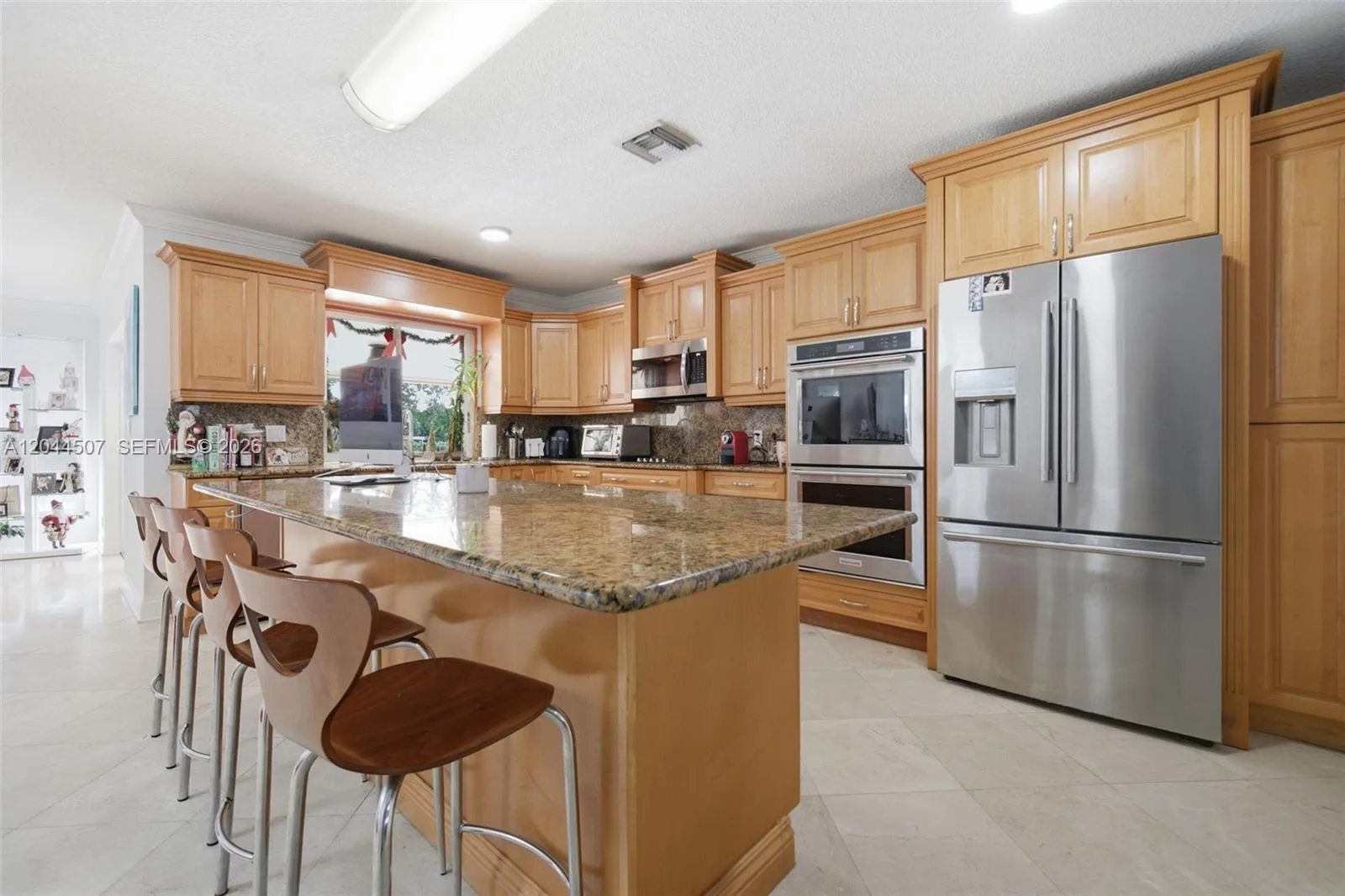 713 Diplomat Pkwy, Hallandale Beach, FL 33009 photo 9