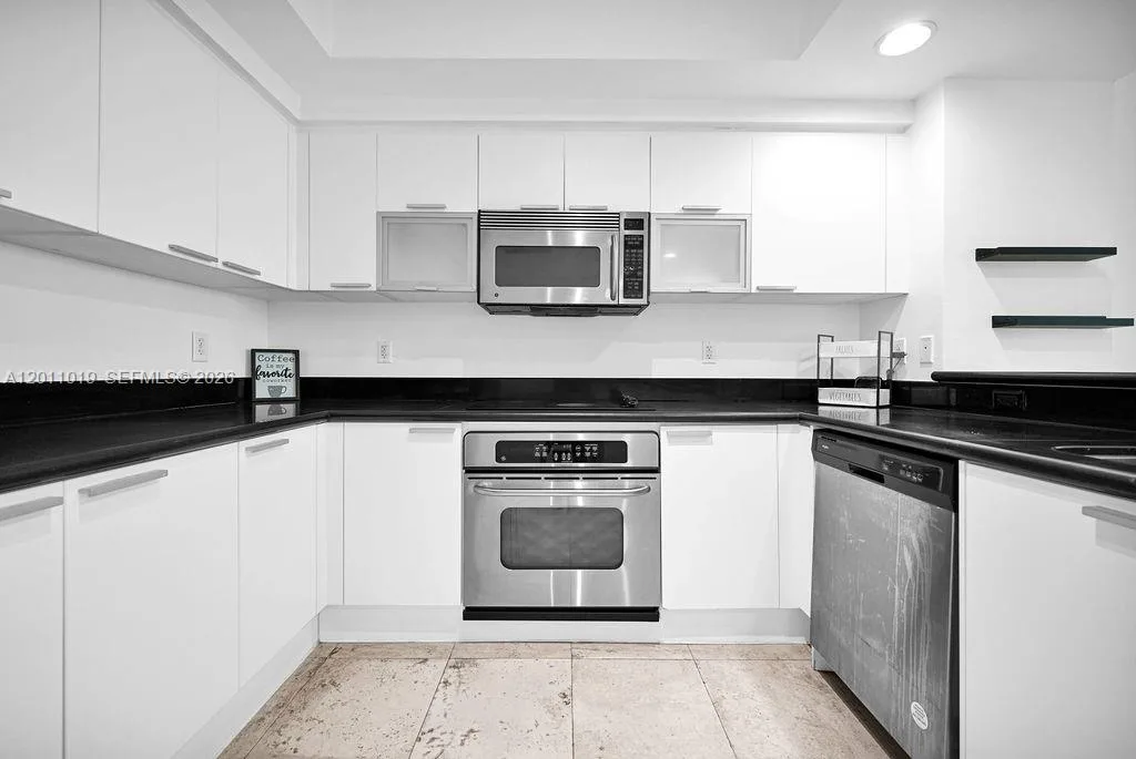 15051 Royal Oaks Ln # 1605, North Miami, FL 33181 photo 7