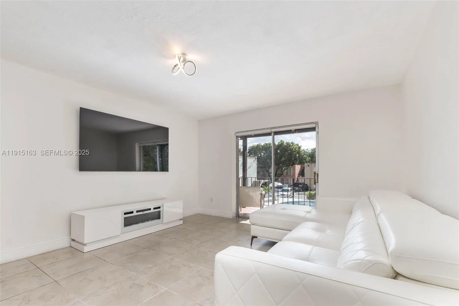 10748 N Kendall Dr # N22, Miami, FL 33176