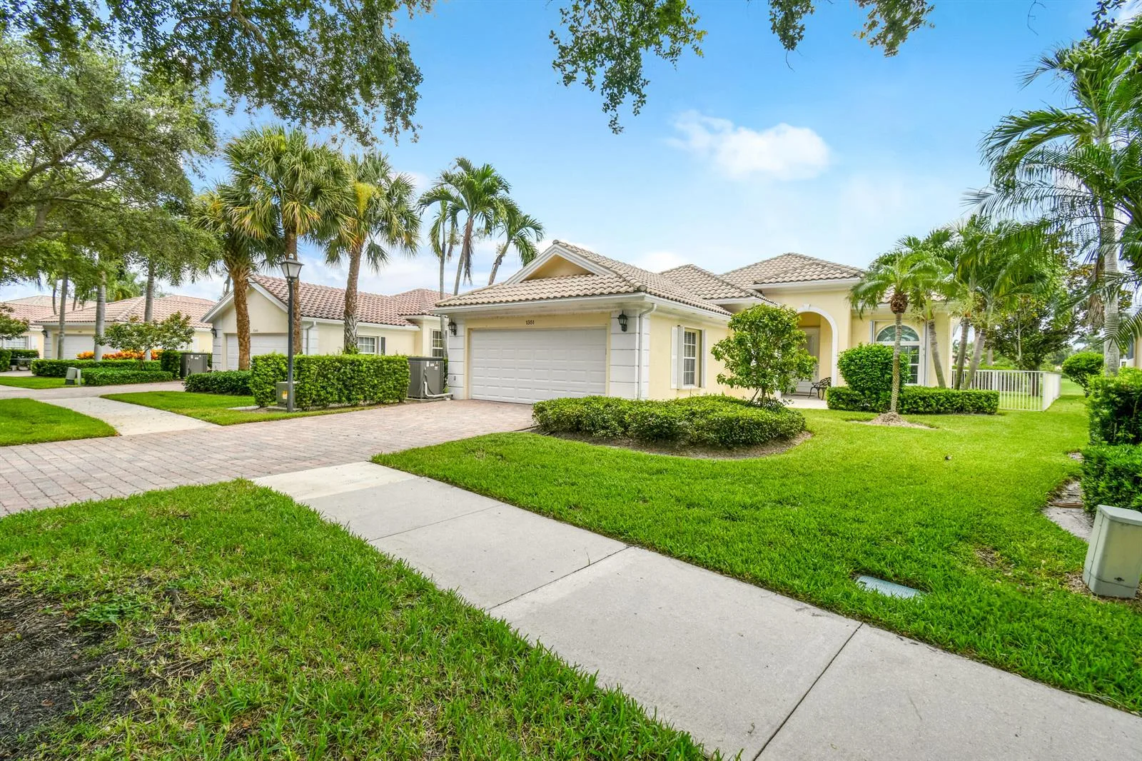 1351 Saint Lawerence Drive, Palm Beach Gardens, FL 33410 — zdjęcie 2