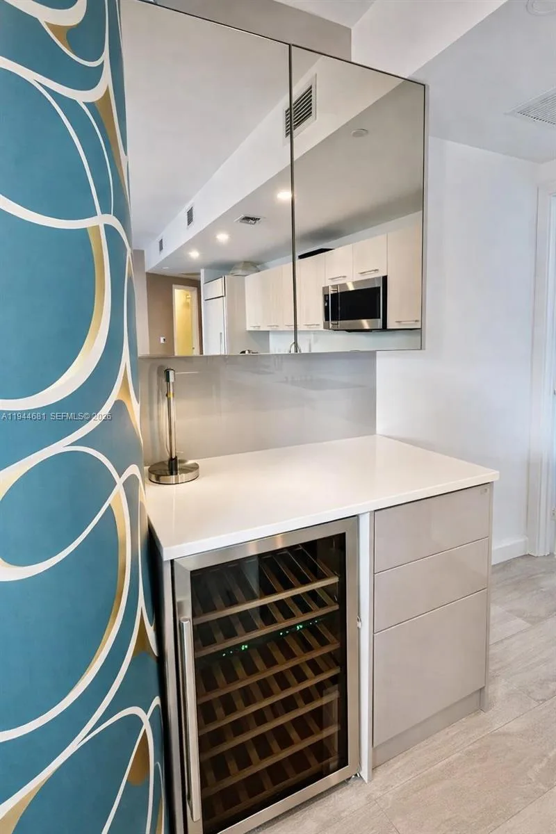 45 SW 9th St # 3008, Miami, FL 33130 photo 5
