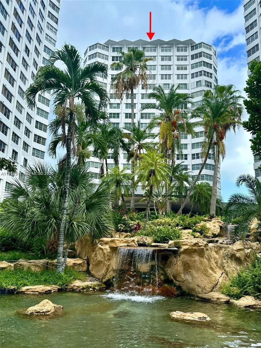 905 Brickell Bay Dr # 931, Miami, FL 33131 photo 4
