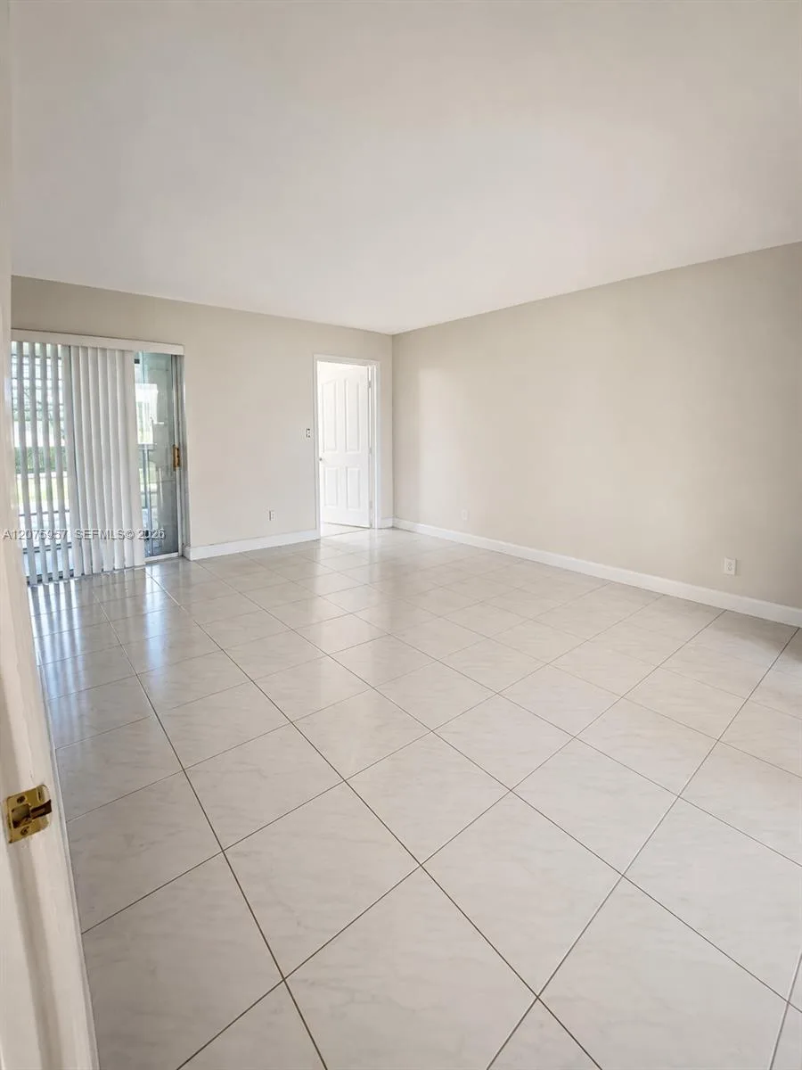 3591 Inverrary Dr # 104, Lauderhill, FL 33319 photo 3