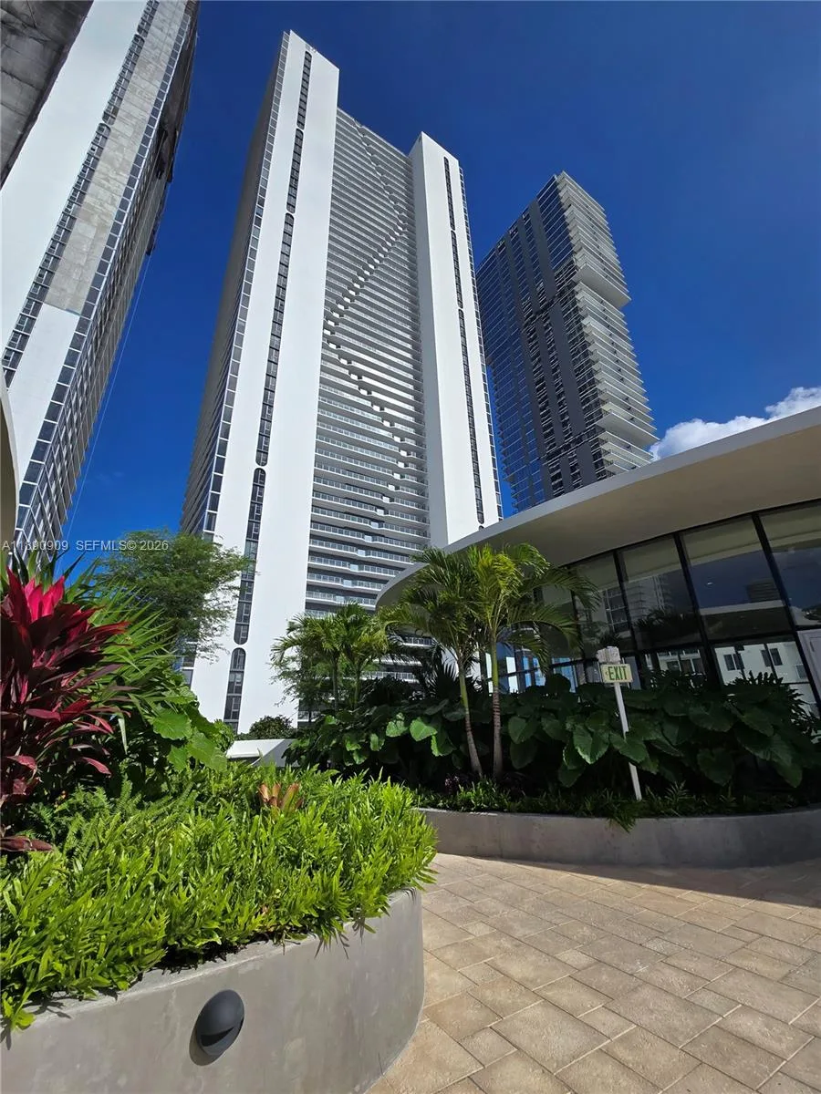 700 NE 24 ST # 4004, Miami, FL 33137