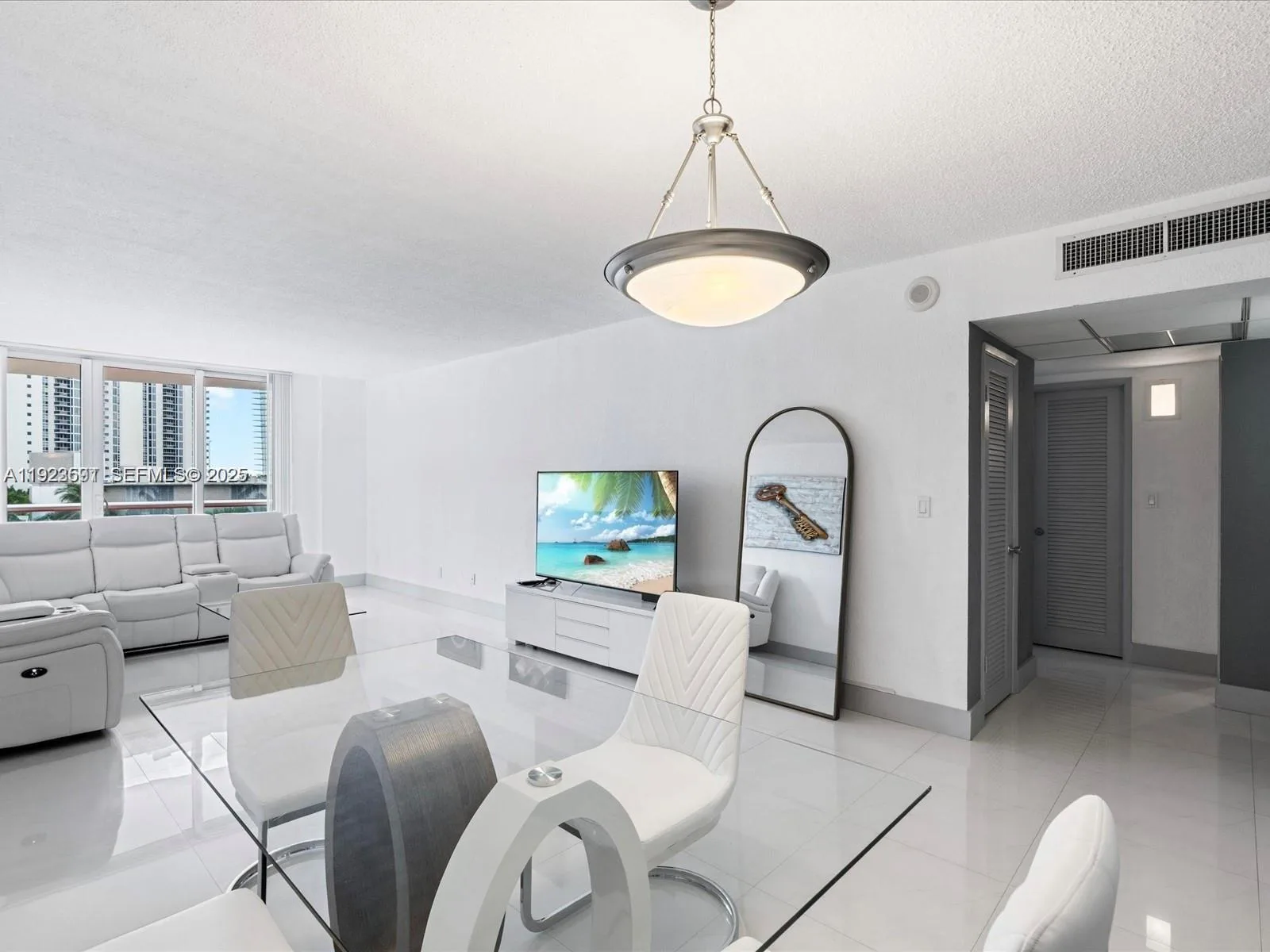 19370 E Collins Ave # 625, Sunny Isles Beach, FL 33160 photo 4