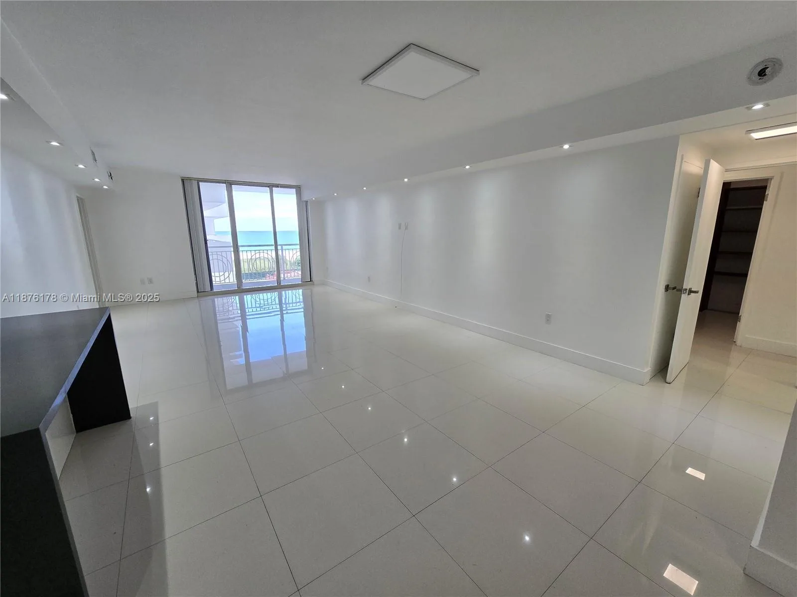 5825 Collins Ave # J4, Miami Beach, FL 33140