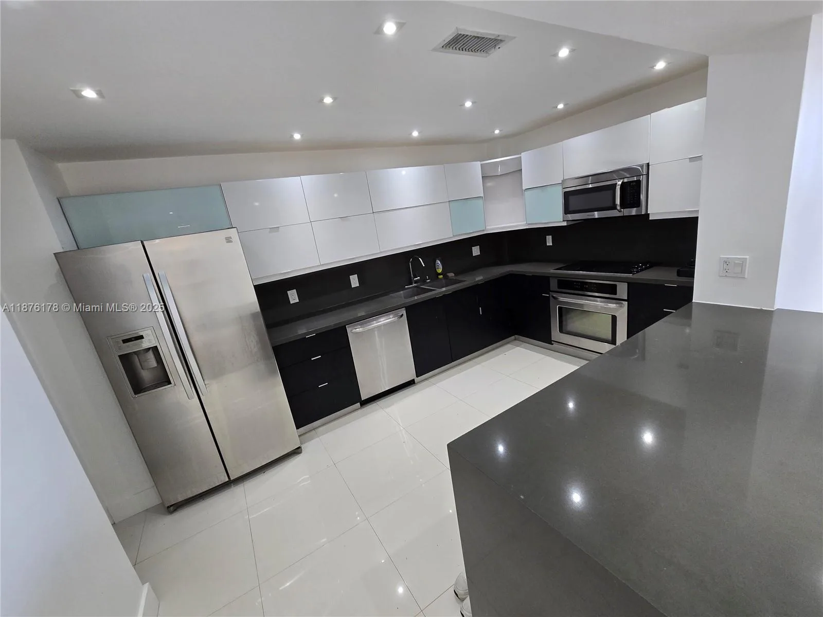 5825 Collins Ave # J4, Miami Beach, FL 33140 photo 7