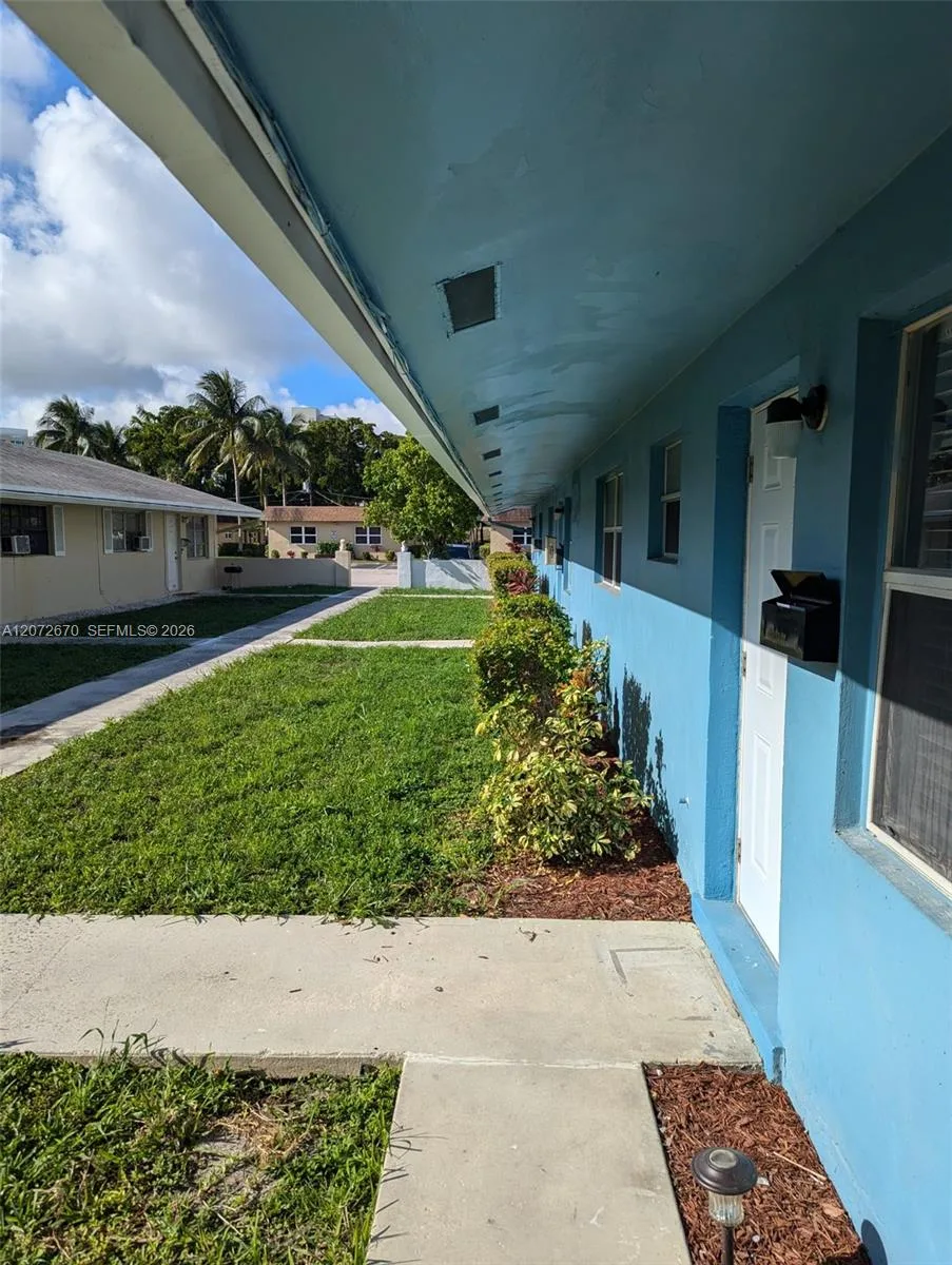 537 SW 2nd Pl # 1-3, Pompano Beach, FL 33060 photo 2