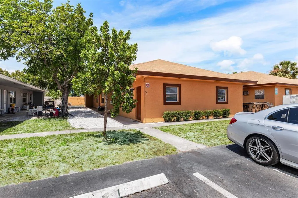 279 SW 1ST Street # #3, Deerfield Beach, FL 33441