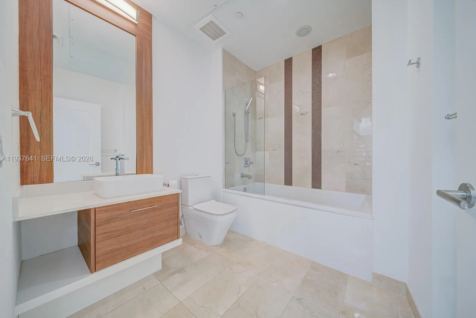 601 NE 27th St # 1904, Miami, FL 33137 photo 9