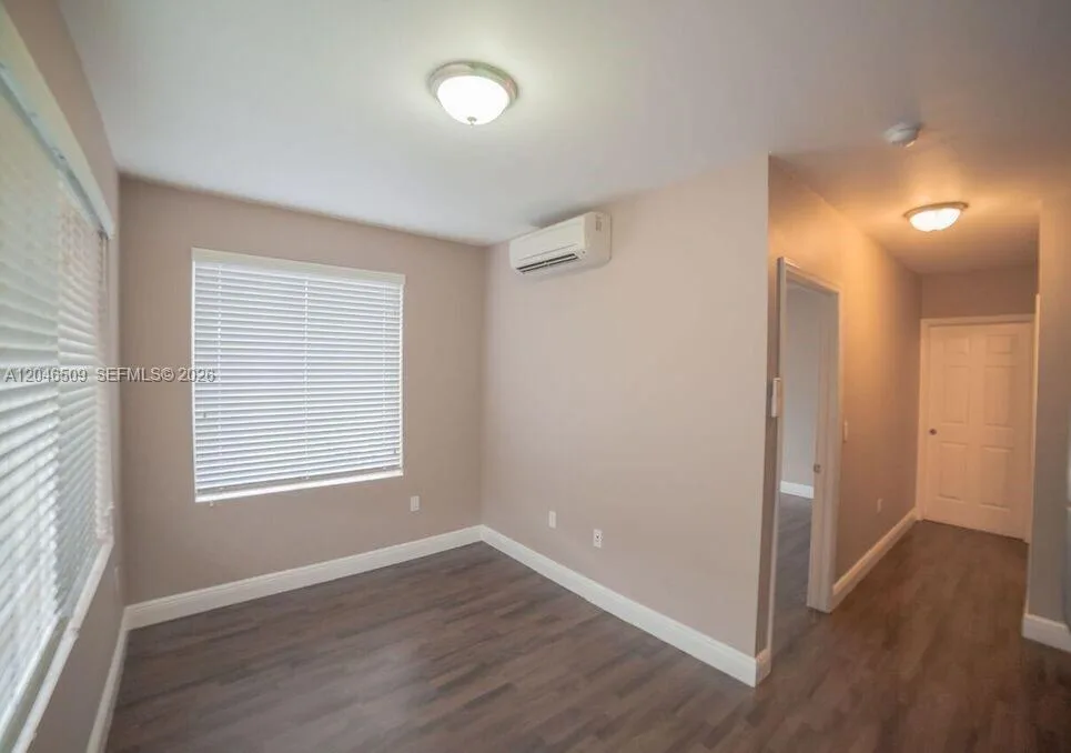 1752 NW 1st St # 2, Miami, FL 33125 photo 2