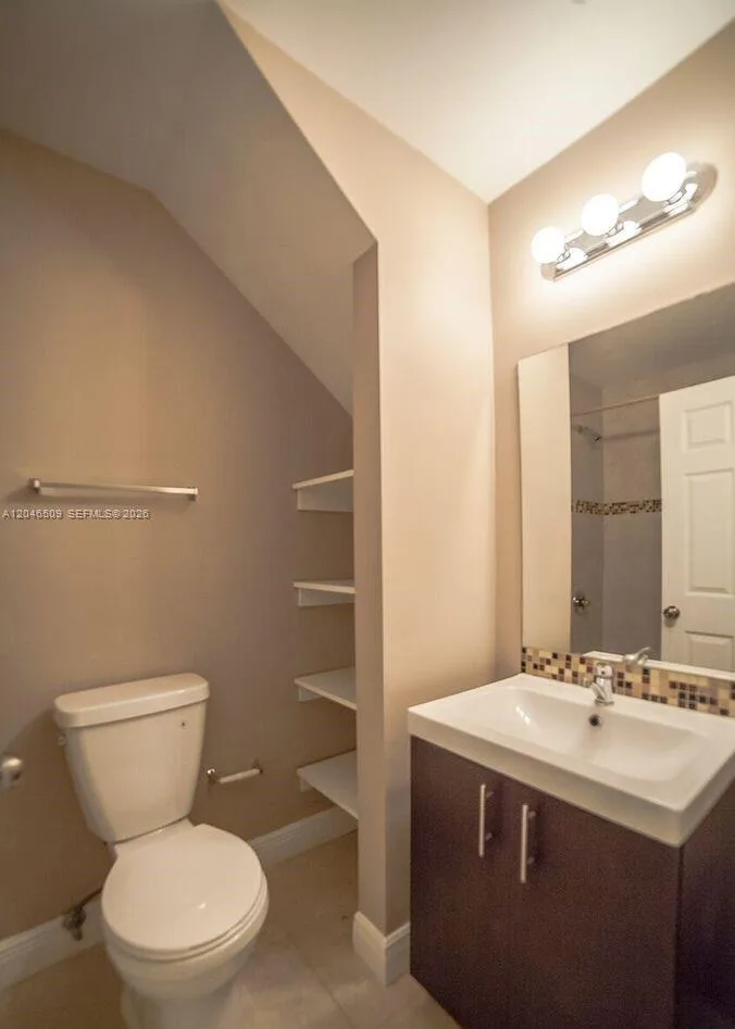 1752 NW 1st St # 2, Miami, FL 33125 photo 4