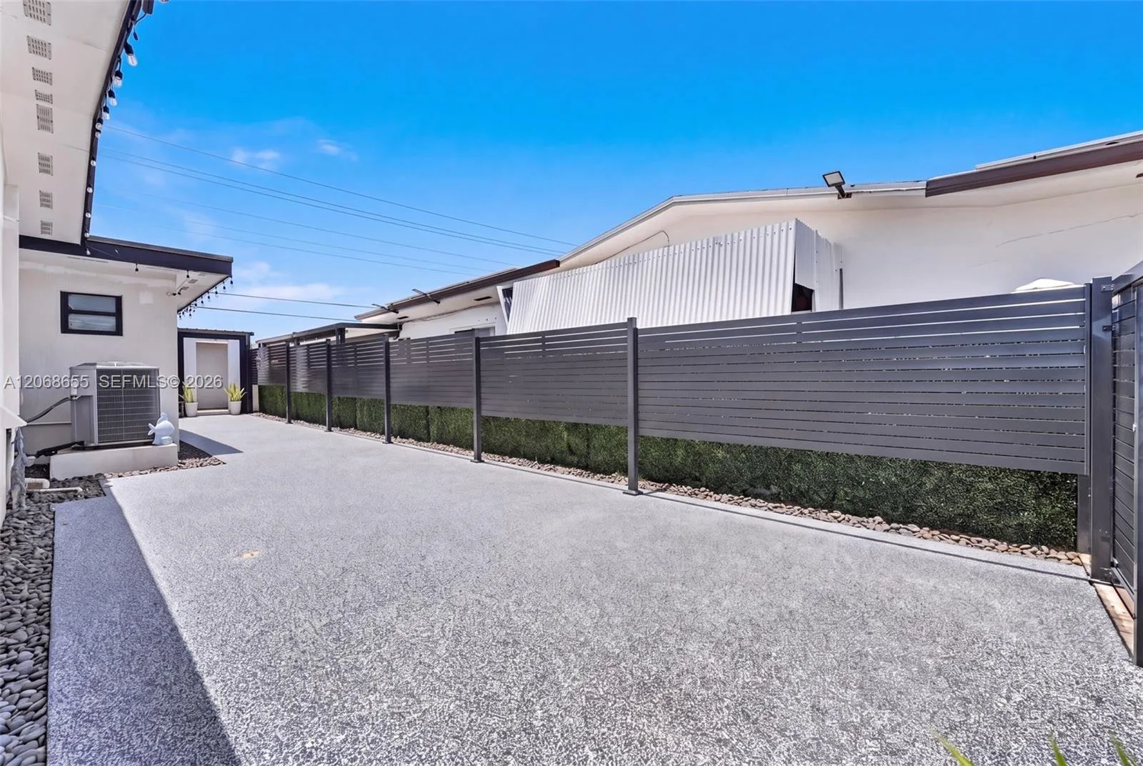 700 W 51st Pl, Hialeah, FL 33012 photo 13