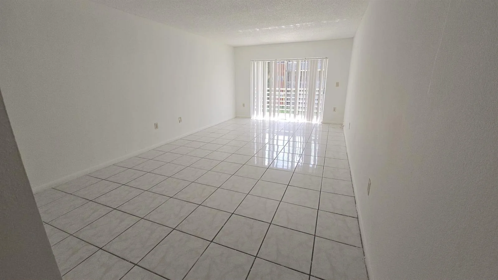 3600 NW 21ST Street # 203, Lauderdale Lakes, FL 33311