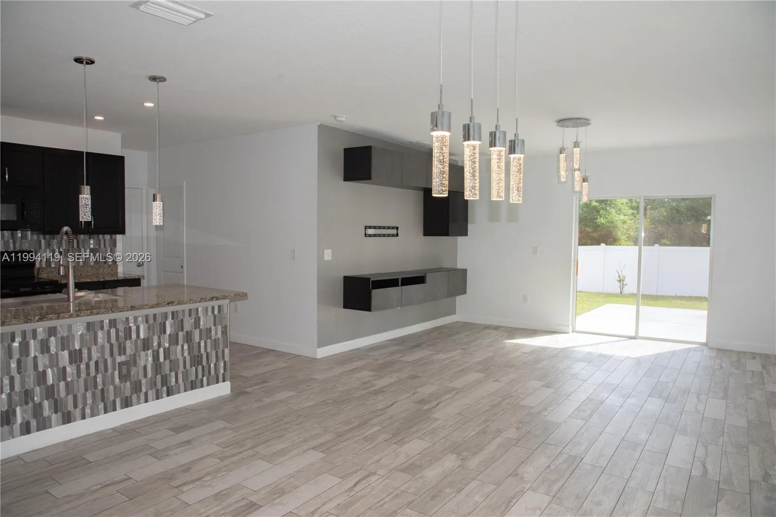 105 lacewing pl, Other City - In The State Of Florida, FL 33594 photo 5