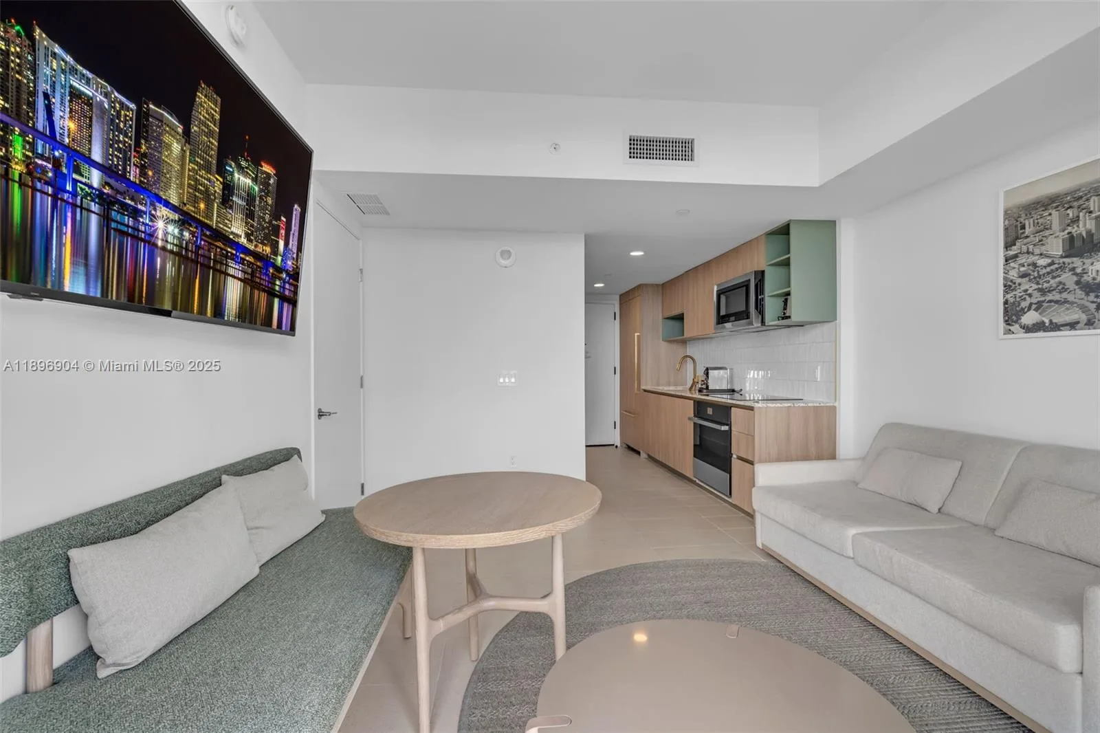 159 NE 6th St # 4514, Miami, FL 33132 photo 4