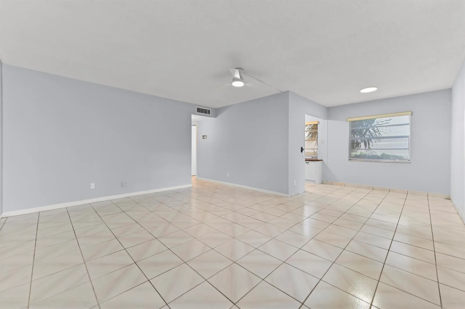 548 Capri L, Delray Beach, FL 33484 photo 6
