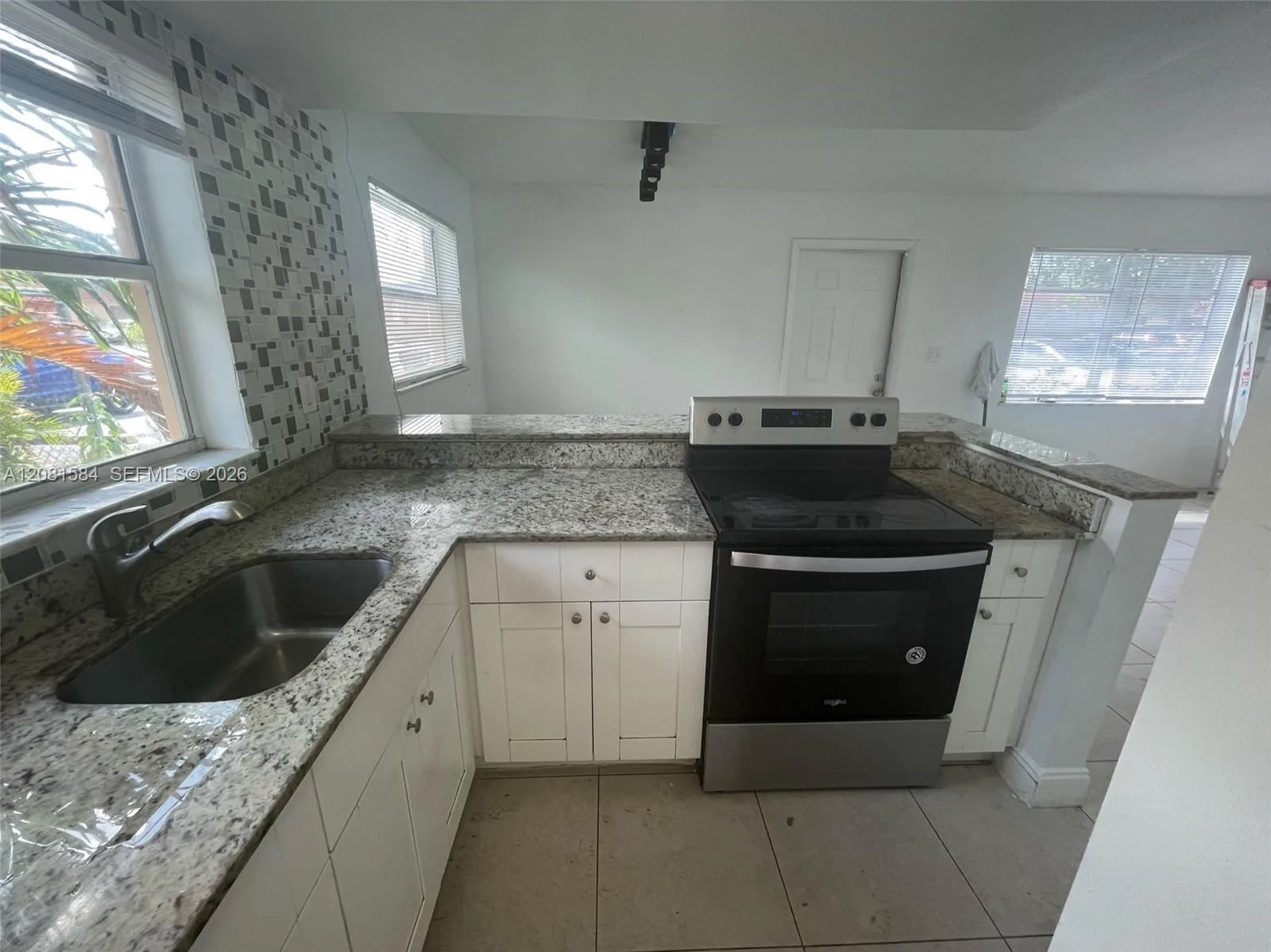 7941 SW 10th St # A, North Lauderdale, FL 33068