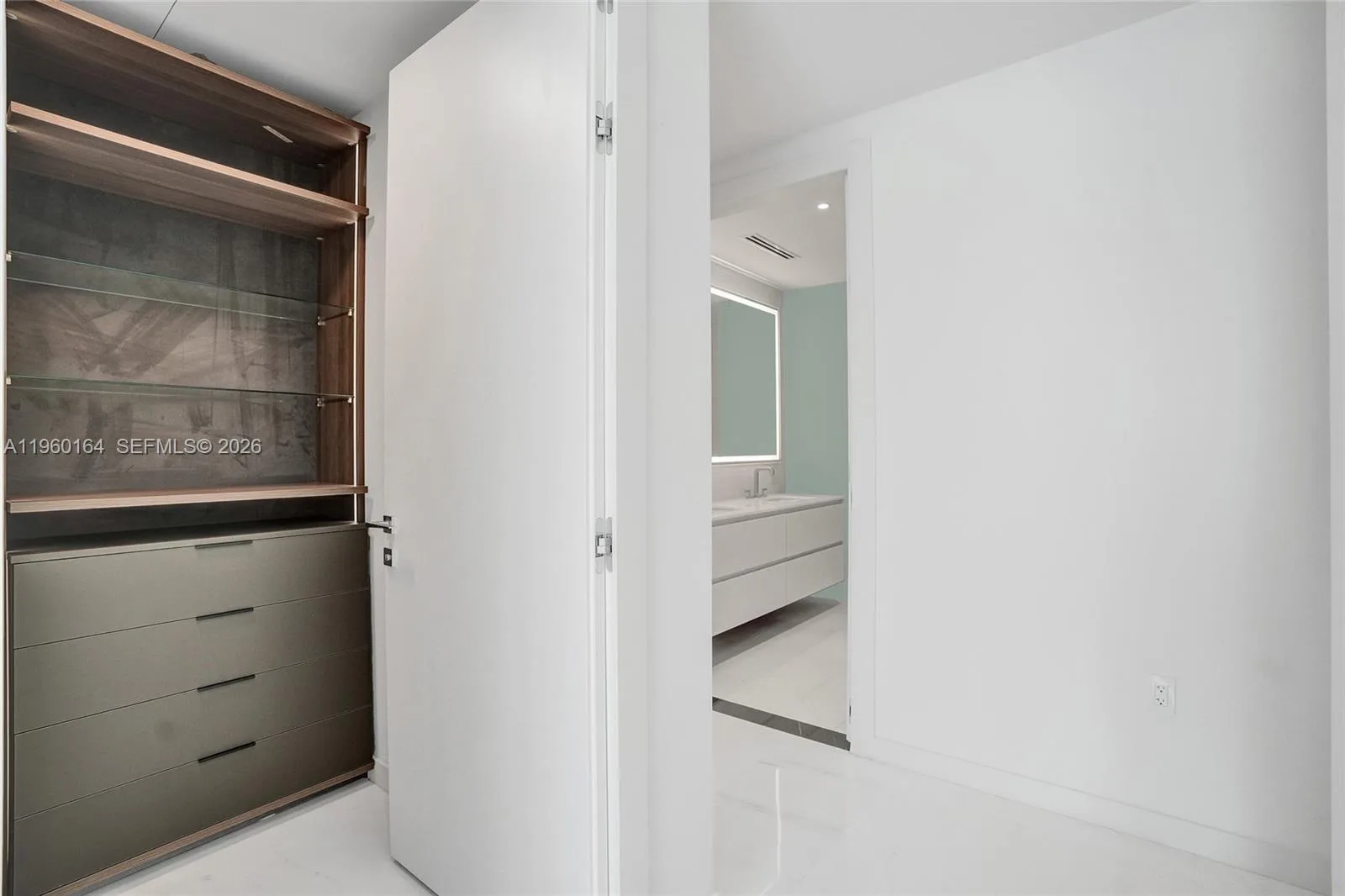 300 Biscayne Boulevard Way # 2105W, Miami, FL 33131 photo 9