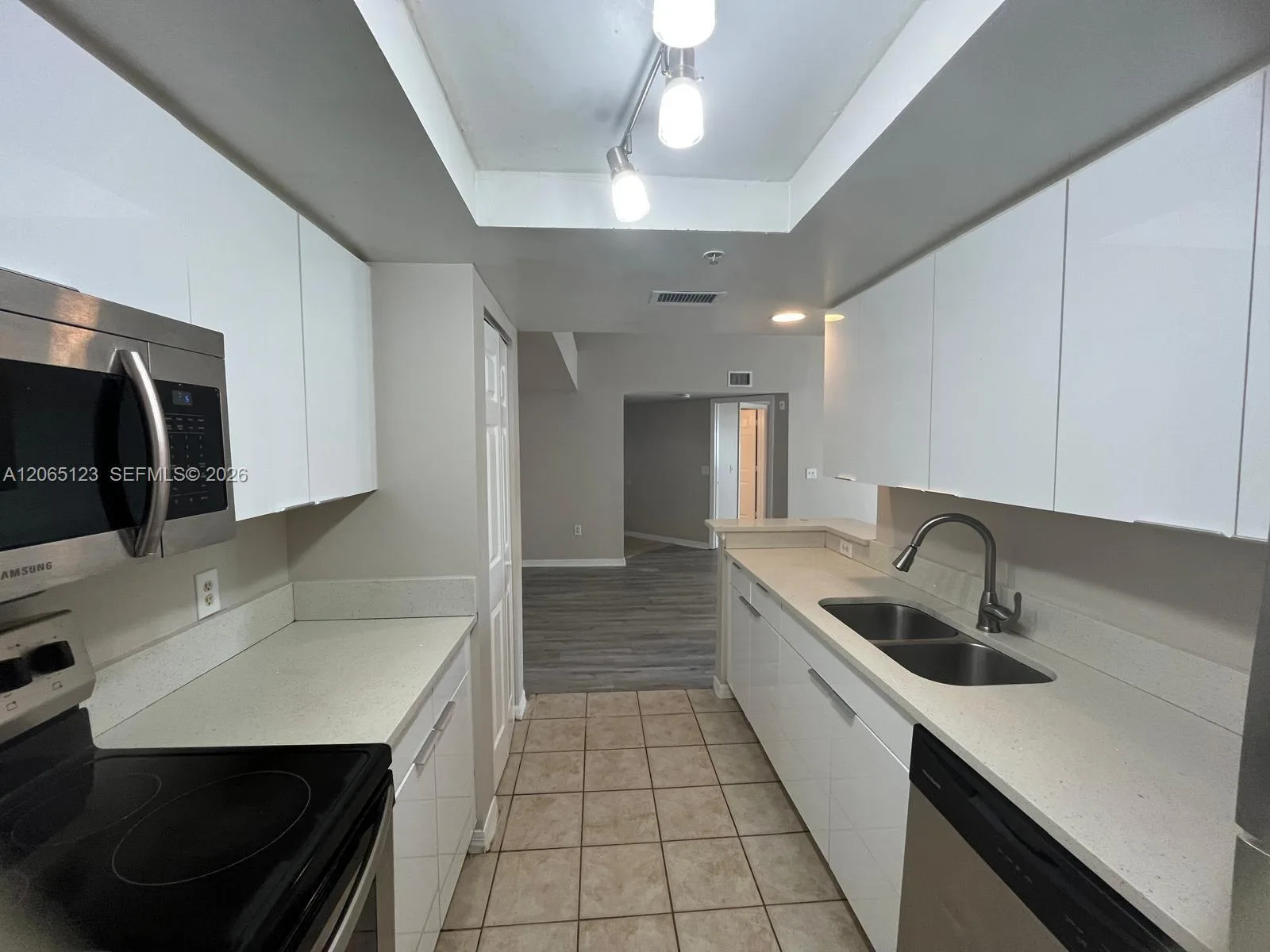 4171 N Haverhill Rd # 1013, West Palm Beach, FL 33417 photo 12