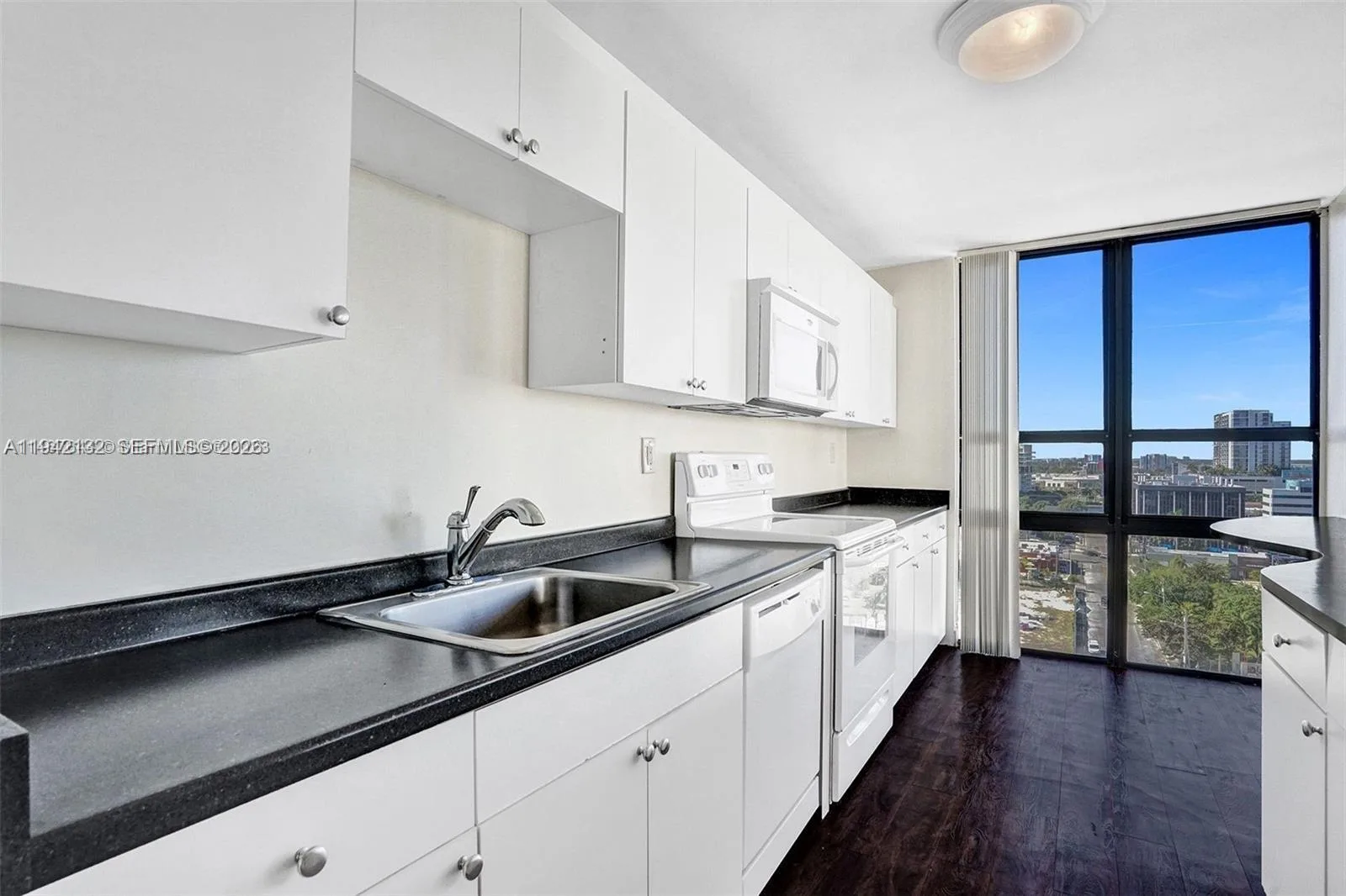 600 NE 36th St # 1423, Miami, FL 33137 photo 3