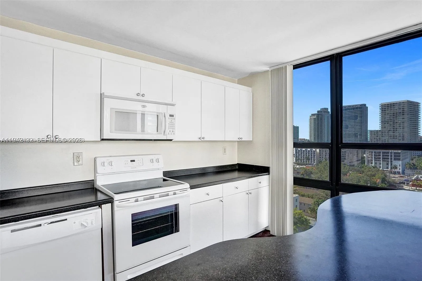 600 NE 36th St # 1423, Miami, FL 33137 photo 4