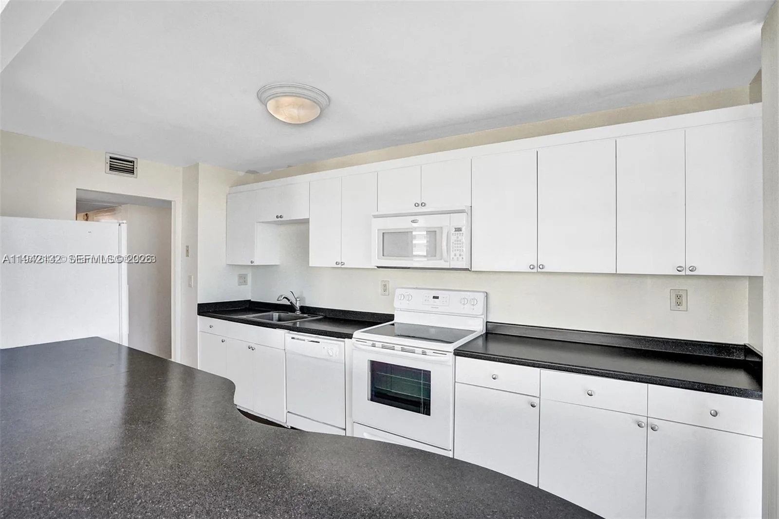 600 NE 36th St # 1423, Miami, FL 33137 photo 5