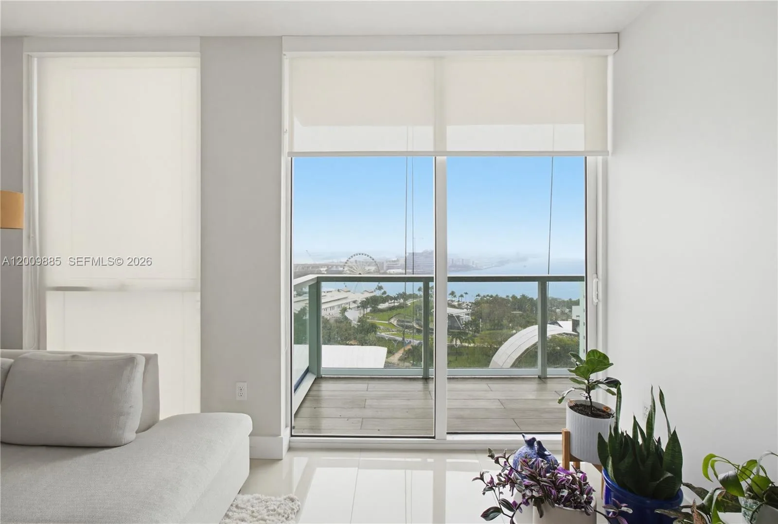 253 NE 2nd St # 2005, Miami, FL 33132 photo 4