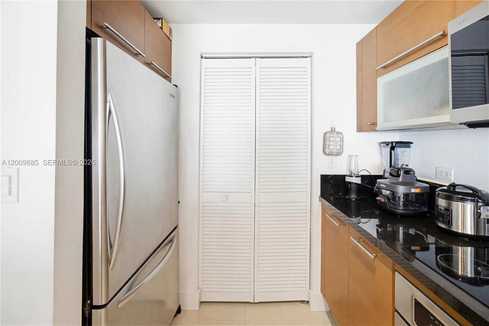 253 NE 2nd St # 2005, Miami, FL 33132 photo 6